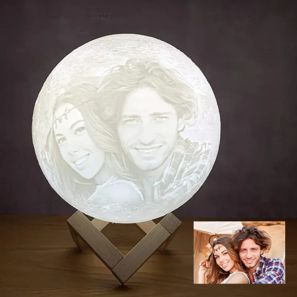 3D-månelampe med eget parfoto gravert, hvitt lys