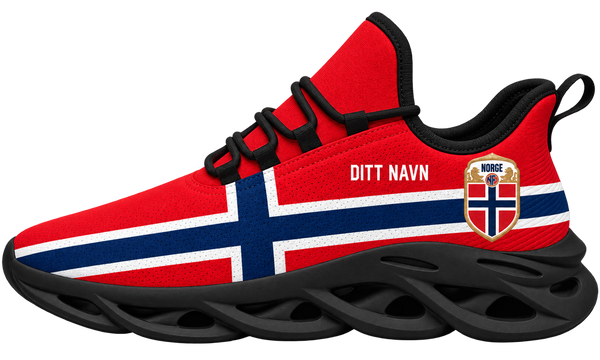 Rød sneaker med norsk flagg og eget navn på siden